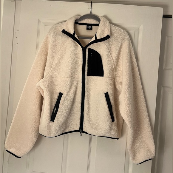 PacSun Tops - PacSun Ivory/Black Zip Up Sherpa Medium